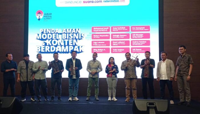 Sembilu Media di Era Digital: Menakar Peluang di Tengah Tantangan