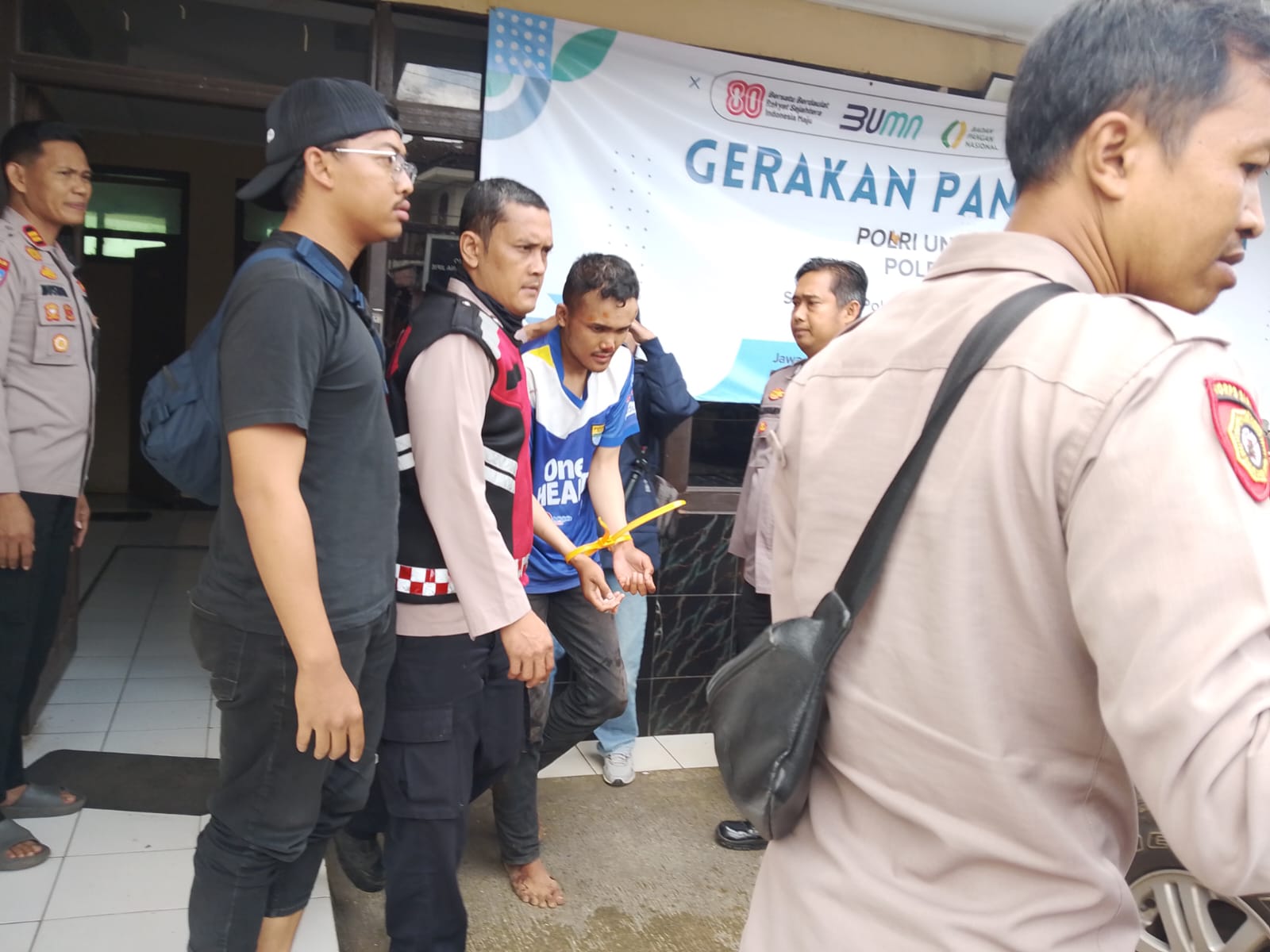 Istri Minta Cerai, Suami Ngamuk