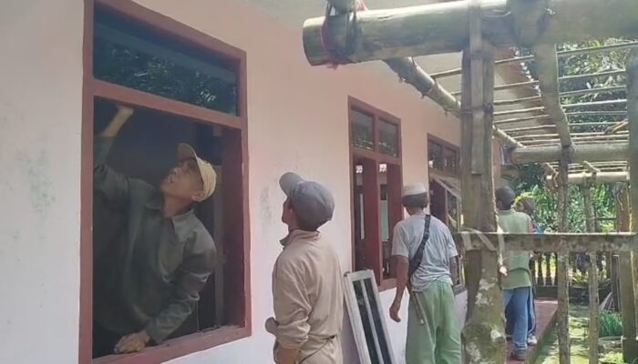 Karangnunggal Diterpa Pergerakan Tanah, Rumah dan Musala Rusak