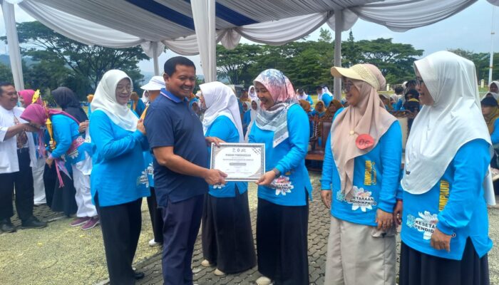 Meriah! Puncak HUT ke-20 HIMPAUDI Sumedang, Bupati Dony Tekankan Pentingnya Kesejahteraan Guru PAUD