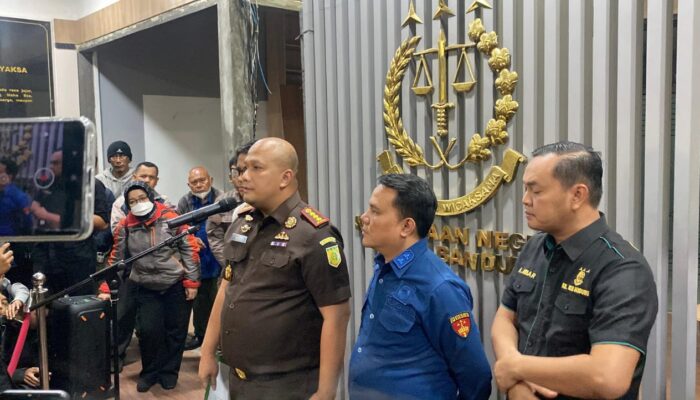 Korupsi? Wakil Wali Kota Bandung Diperiksa Kejaksaan | Soal Dugaan Penyalahgunaan Wewenang