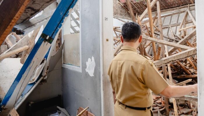 Disdik Kota Bandung Tinjau Langsung Lokasi Ambruknya Bangunan SMP Pasundan 1 dan 2