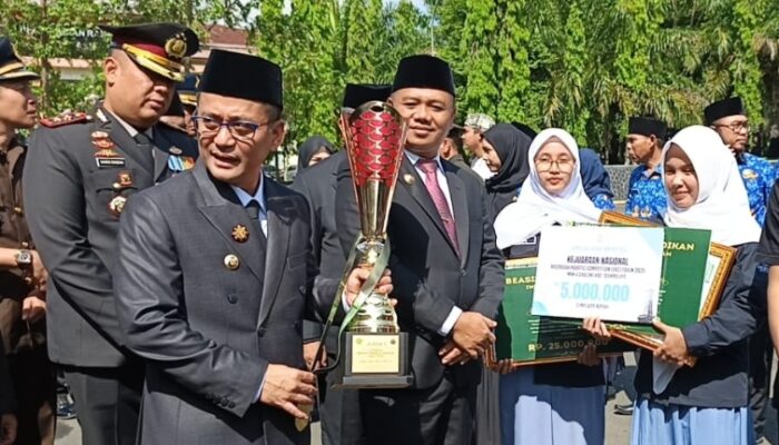 Anak Madrasah Jago Sains Juara Nasional, Bupati Tasikmalaya Beri Penghargaan