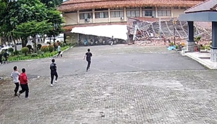 Polisi Masih Dalami Ambruknya Gazebo FKIP Unsil Tasikmalaya