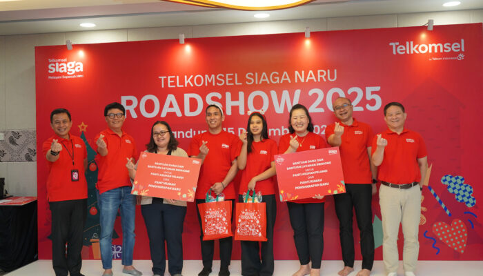 Telkomsel Sambungkan Senyuman Anak-Anak Yatim Piatu Jelang Natal di Bandung