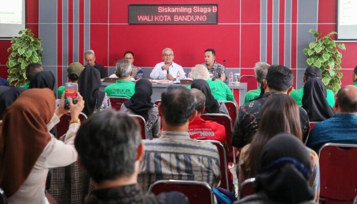Siskamling di Burangrang, Farhan Tegaskan Komitmen Bangun Bandung dari Akar Rumput