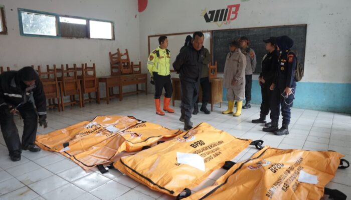 DVI Polda Jabar:Pastikan Identitas 7 Korban Tewas Longsor Pasirlangu