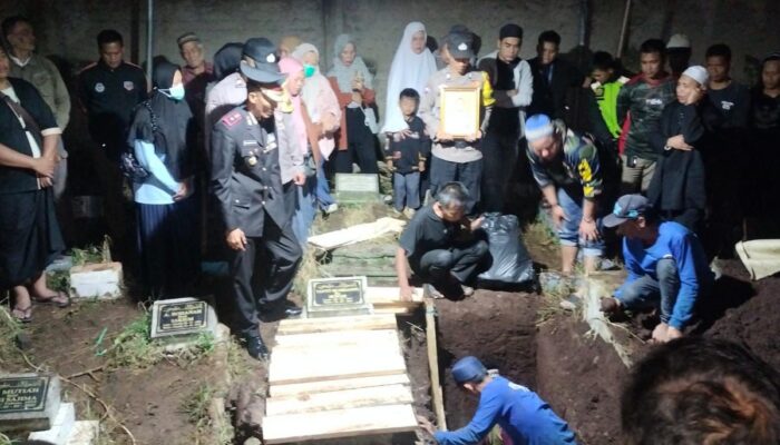 Irwasda Polda Jabar Pimpin Langsung Pemakaman Aiptu (Anumerta) Muhammad Jerry
