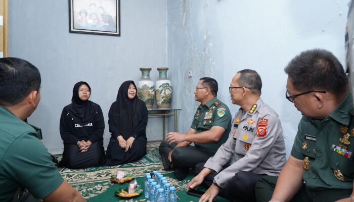 Pangdam III/Siliwangi Takziah ke Rumah Duka Anggota Polri Korban Laka Lantas Cisarua