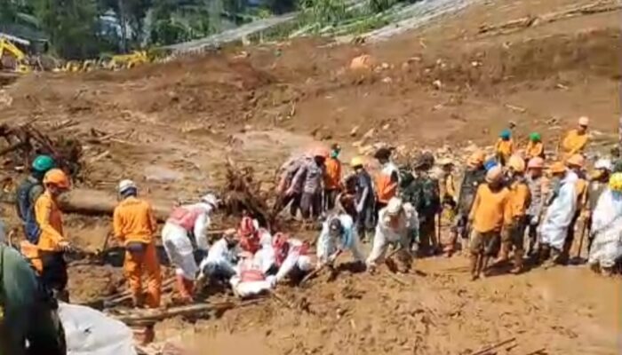 Kapendam III/Siliwangi: TNI Kerahkan Personel Maksimal Percepat Evakuasi Longsor di Pasirlangu Cisarua