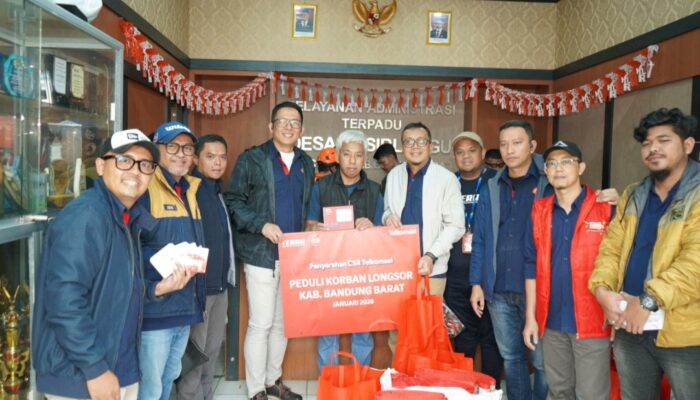 Telkomsel Salurkan Bantuan Sosial dan Pastikan Ketersediaan Jaringan Telekomunikasi Pasca Bencana Longsor di Kabupaten Bandung Barat