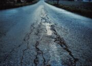 Curah Hujan Tinggi, Proyek Hotmix di Karanglayung dan Padaasih Conggeang Tertunda