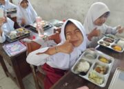 Sasar Ratusan Siswa, Program Makan Bergizi Gratis Resmi Dimulai di Desa Sekarwangi