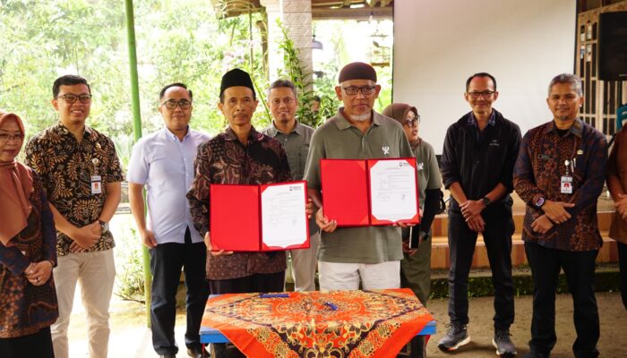 Ubah Kotoran Sapi Jadi Berkah, Telkom dan Tel-U Pasang ‘Reaktor Ajaib’ di Desa Musuk Boyolali