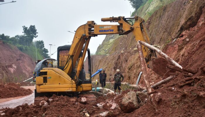 Keselamatan Warga Utama, Bupati Sumedang Minta Pengendara Hindari Jalur Lingkar Utara Akibat Longsor