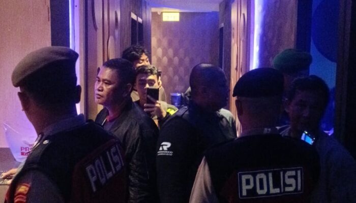 Membandel Tetap Buka Saat Hari Besar, KTP Tiga Pengelola Tempat Hiburan di Bandung Diamankan Petugas