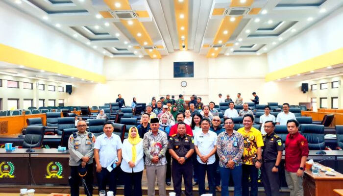 Sembilan Tahun Terkatung-katung, Warga Terdampak Bendungan Cipanas Tumpahkan Kekecewaan di Gedung DPRD Sumedang