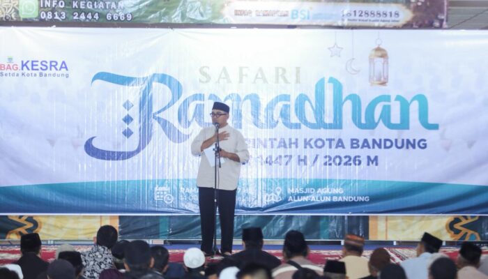 Safari Ramadan di Masjid Agung, Farhan: Saatnya Warga Makmurkan Kebanggaan Kota Bandung