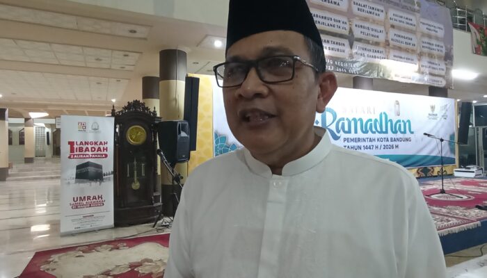 Safari Ramadan di Masjid Agung, Camat Bandung Kulon Ajak Masyarakat Sukseskan Program Penanganan Sampah