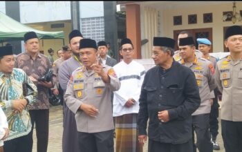 Kapolda Jabar Sambangi Pesantren Cipasung