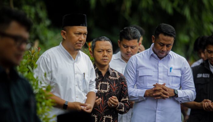 Sejumlah Pejabat Melayat, Ibunda Wali Kota Bandung Dimakamkan di TPU Kompleks Pertanian Loji