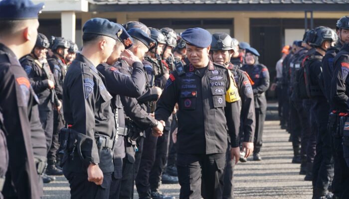 Personel Brimob Polda Jabar Gelar Apel Gabungan dan Halal Bihalal di Jatinangor
