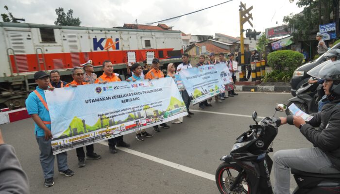 Waspada Kerawanan Mudik, KAI Daop 2 Bandung Ingatkan Warga Tak Beraktivitas di Sepanjang Rel