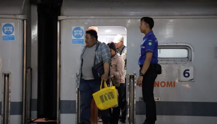 Animo Mudik Tinggi, Okupansi Kereta Api di Daop 2 Bandung Tembus di Atas 100 Persen