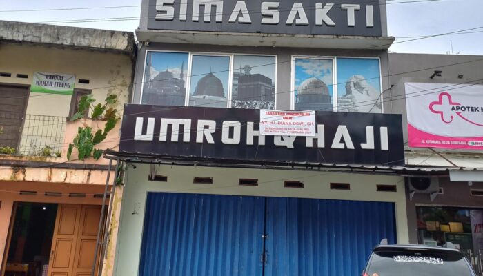 Travel Umroh PT. Simasakti di Sumedang Diduga Bawa Kabur Uang Jamaah, Kantor Disegel
