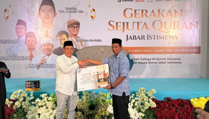 Tebarkan Cahaya Al-Qur’an di Masjid Al Jabbar, Gramedia Ajak Warga Jabar Berinvestasi Akhirat