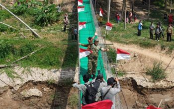 Dampingi Kasad, Dankodiklatad Tinjau Pembangunan Jembatan Strategis di Wilayah Terisolasi