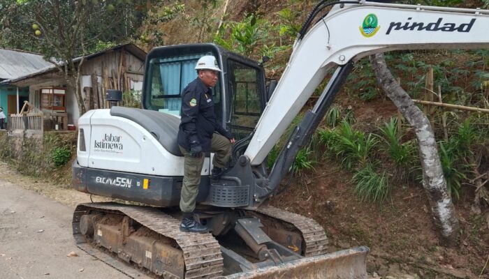 Antisipasi Longsor di Jalur Salawu, Polres Tasikmalaya Siagakan “Gajah Besi” di Pospam Tapalkuda