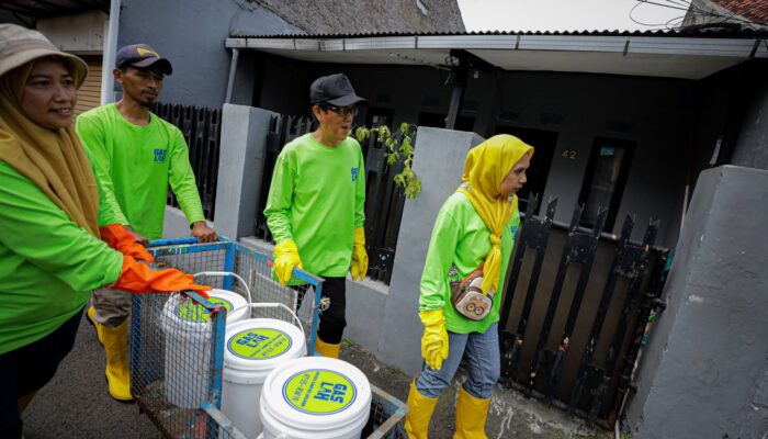 Pemkot Bandung Bersihkan Masjid dan Siagakan 926 Personel Saat Malam Takbiran