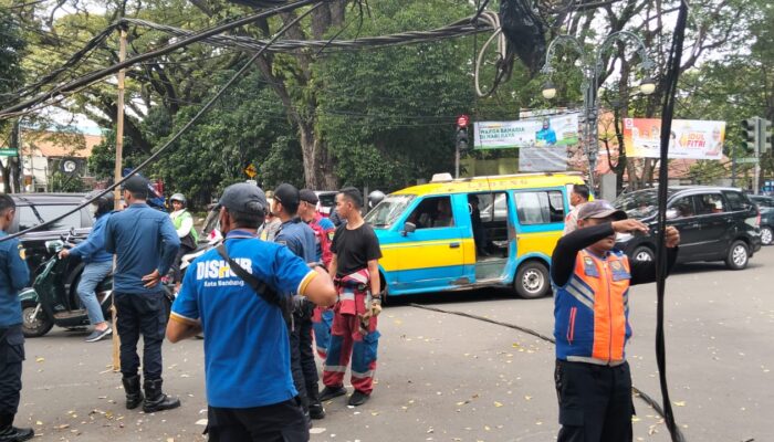 Gercep, Tiang PJU Roboh di Taman Pramuka Tertangani, Lalu Lintas Berangsur Normal