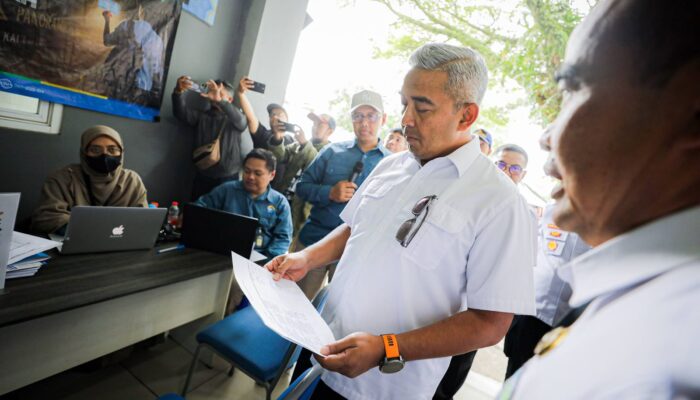 Pantau Arus Balik, Farhan Ajak Pendatang Segera Urus Domisili Secara Daring