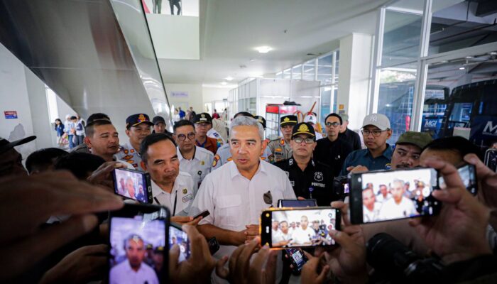 Farhan Tegaskan Tak Ada Toleransi bagi Pelaku Pembuangan Sampah di TPS Ilegal