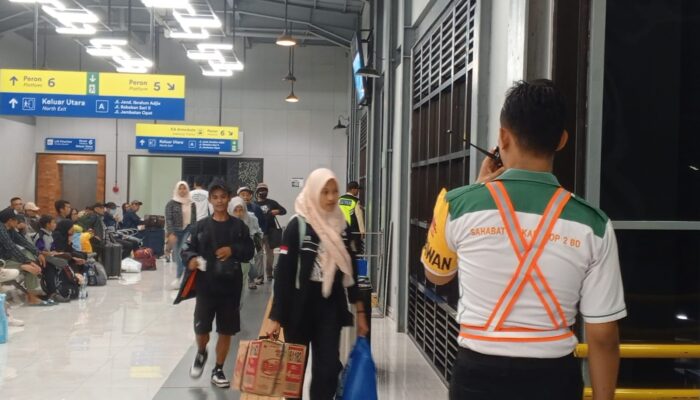 Rel Kebersamaan: Kiprah 165 Relawan Muda di Balik Nyaman dan Amannya Mudik Lebaran 2026