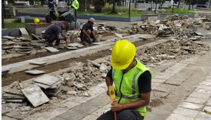 Karpet Merah di Titik Nol Kilometer Batin: Alun-Alun Sumedang Bersolek Demi Keselamatan Pengunjung