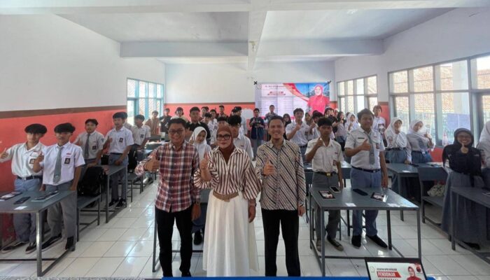 Hj. Ika Siti Rahmatika Ajak Siswa SMK di Kuningan Jadi Pemilih Cerdas: Jangan Cuma Jadi Penonton