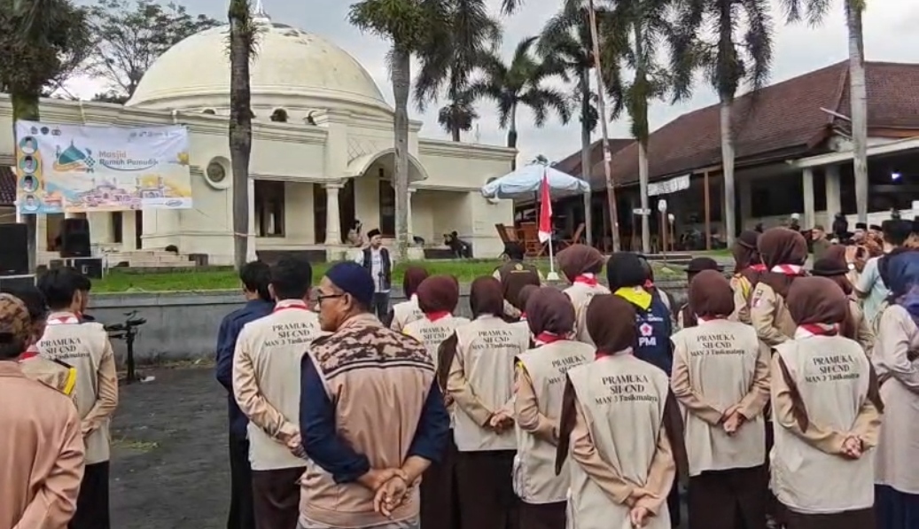 Relawan Masjid Ramah Pemudik