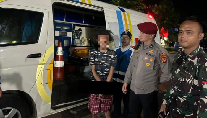 Aksi Cepat Petugas Amankan Pria Diduga ODGJ di Bahu Tol Palikanci