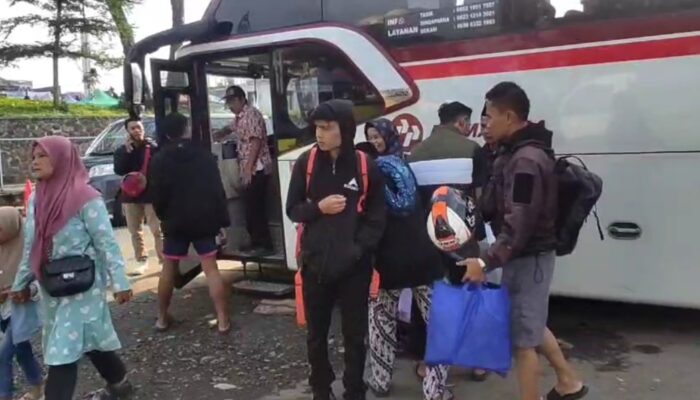 3 Ribu Lebih Orang Warga Tasikmalaya Kembali ke Rantau dari Terminal Singaparna