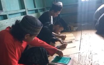 Kajian Kitab Kuning jadi Menu Pesantren Kilat Masjid Baeturrohmah Bojonggambir