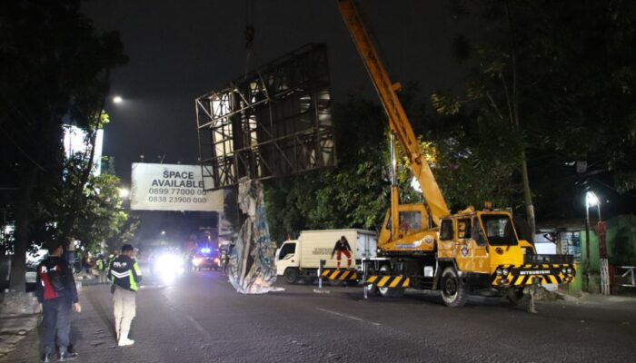 Satpol PP Perketat Penertiban dan Antisipasi Reklame Rawan Roboh