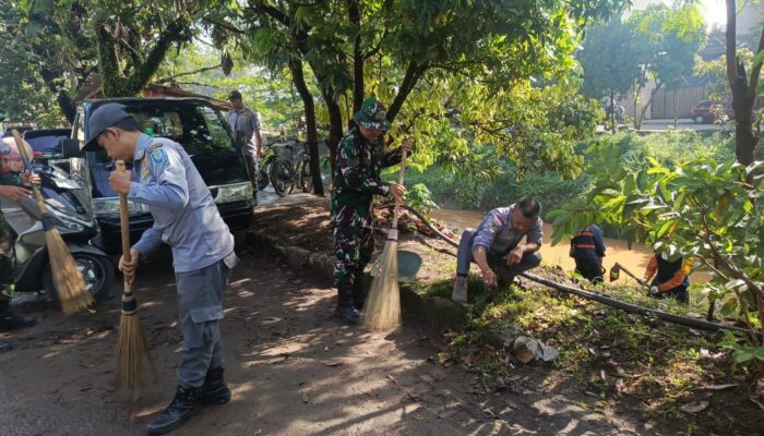 Ratusan Personel Gabungan Terjun ke Sungai Cipamokolan, Sukseskan Gerakan Indonesia Asri