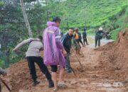 Tebing di Jalur Taraju-Bojonggambir Longsor, Akses Jalan Sempat Lumpuh Total