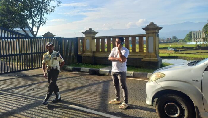 Kendaraan Dinas Pemda Sumedang Sempat Tertahan di Gerbang PPS, Picu Perdebatan dengan Sekuriti