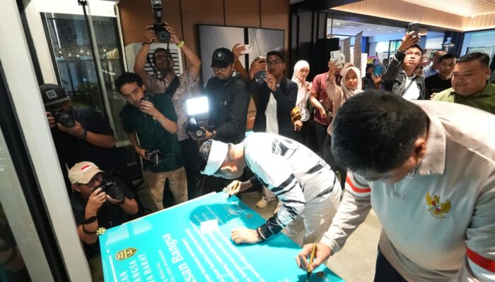 Bersama Menteri Ara, KDM Pastikan Program Gentengisasi Bakal Sejahterakan Buruh dan Perajin