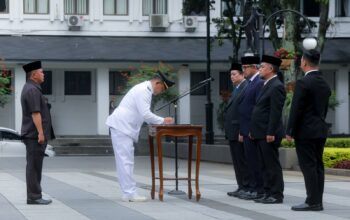 Penyegaran Birokrasi, Farhan Resmi Lantik 169 Pejabat Pemkot Bandung