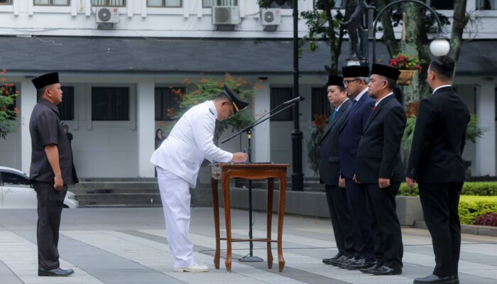 Penyegaran Birokrasi, Farhan Resmi Lantik 169 Pejabat Pemkot Bandung